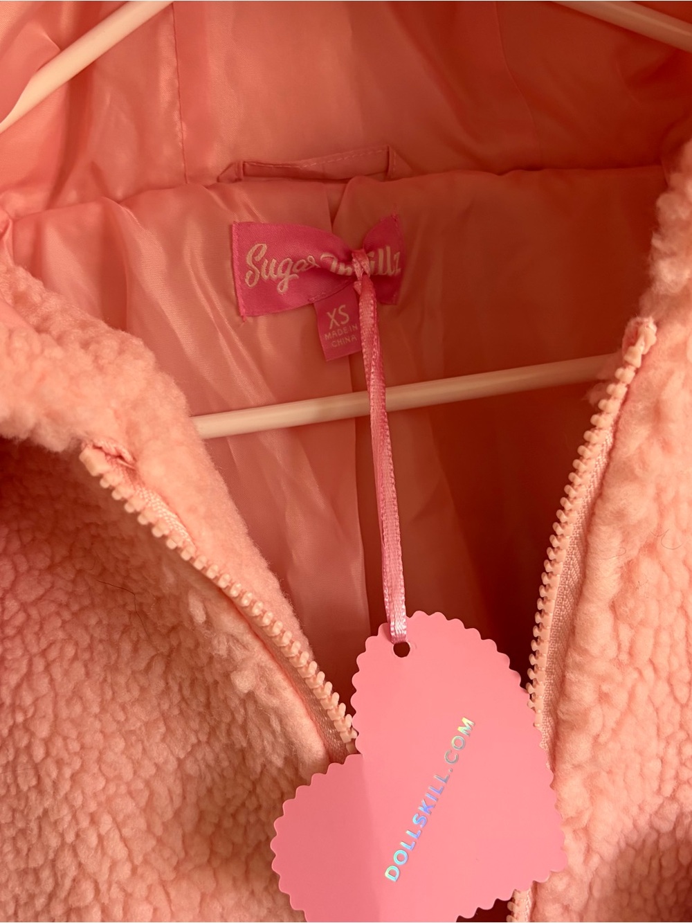 Dolls Kill - Sugar Thrillz SNUGGLE WONDERLAND CROPPED SHERPA JACKET - Picture 4 of 5